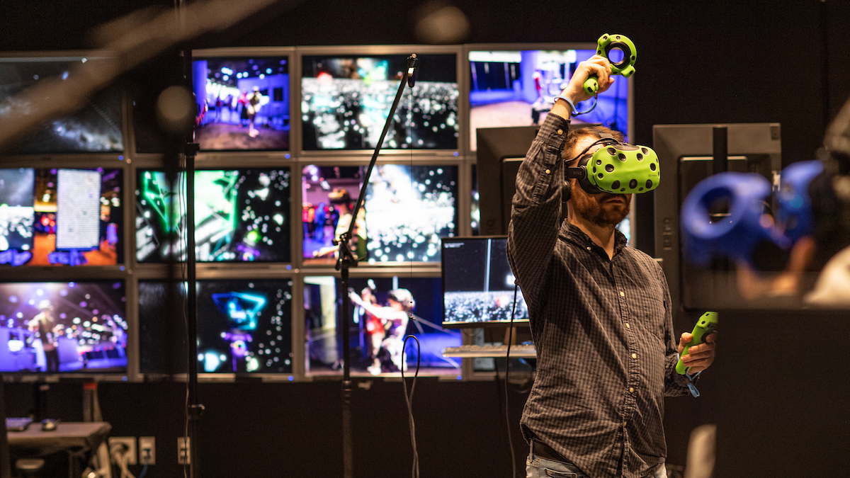A design student uses a virtual reality headset in a CVAD lab